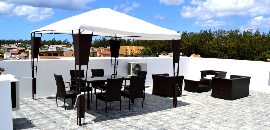 Flic En Flac Beach Penthouse Eksteriør billede